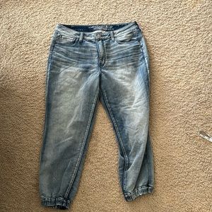 American Eagle Jogger Jeans
